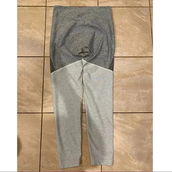 Outdoor voices 3/4 warmup leggings tri tone - Picture 4 of 6